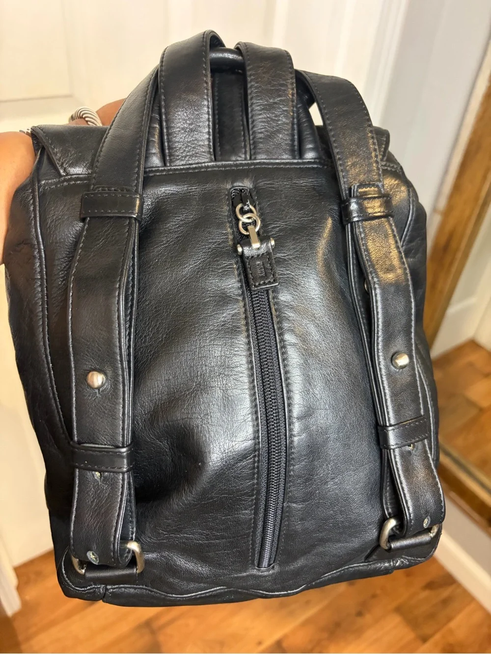 DKNY Black Leather Drawstring Backpack 🎒